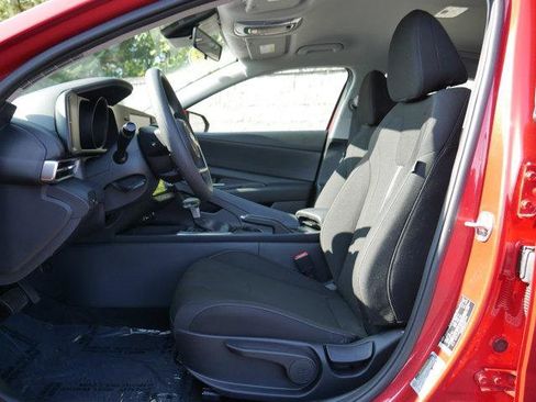 Used 2023 Hyundai Elantra SEL image 12