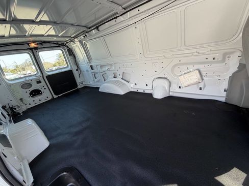 Used 2013 Ford E-350 and Econoline 350 Extended Super Duty w/ PWR Group image 16