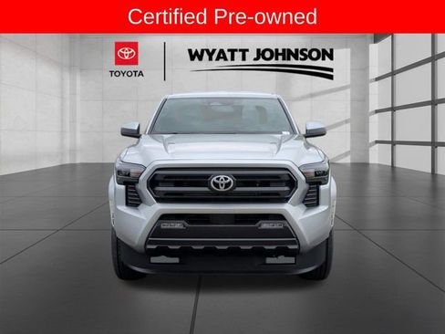 Certified 2025 Toyota Tacoma SR5 AWD/4WD image 8