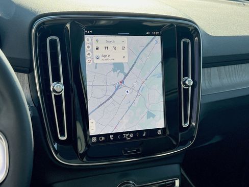 Certified 2023 Volvo XC40 B5 Plus w/ Protection Package Premier image 20