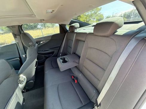 Used 2021 Chevrolet Malibu LT FWD image 31