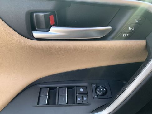 New 2025 Toyota RAV4 Limited image 11