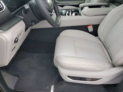 New 2026 Jeep Grand Wagoneer Summit image 33