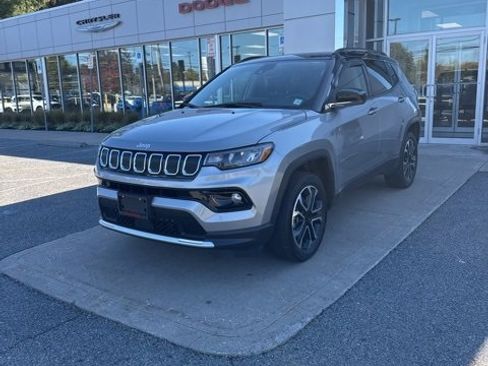 Certified 2022 Jeep Compass Limited w/ Sun and Sound Group image 3