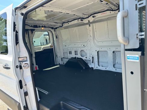 Used 2016 Ford Transit 150 130 Low Roof RWD image 9