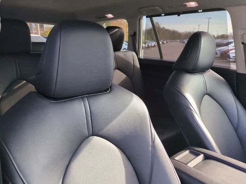 Used 2025 Toyota Grand Highlander XLE image 7