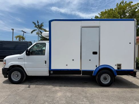 Used 2024 Ford E-350 and Econoline 350 Super Duty w/ Power Windows & Locks Group RWD image 2