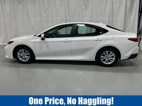 Used 2026 Toyota Camry LE FWD image 4
