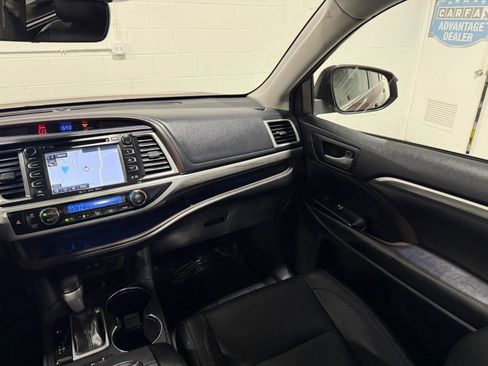 Used 2017 Toyota Highlander Limited Platinum image 20