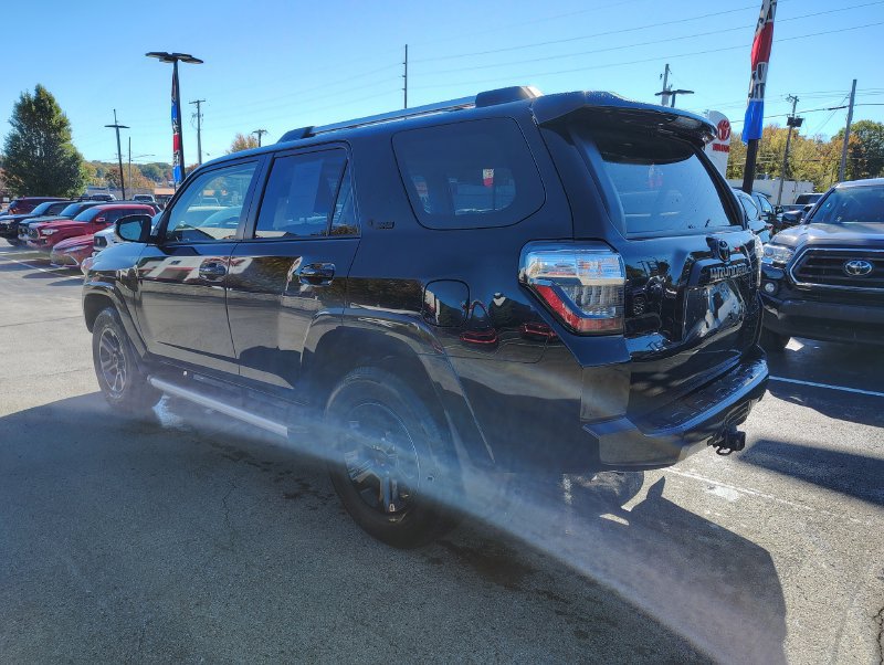 Used 2024 Toyota 4Runner SR5 Premium w/ Moonroof Package AWD/4WD image 6
