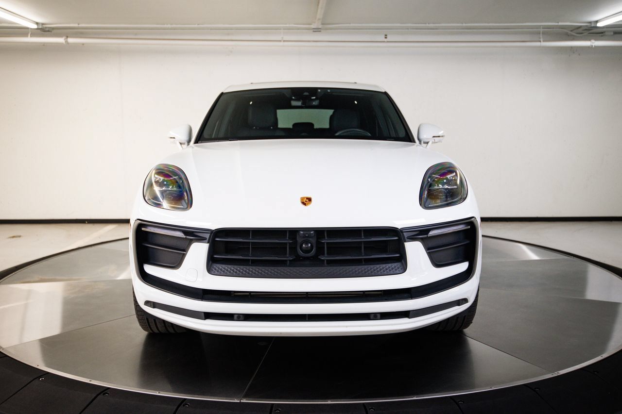 Certified 2023 Porsche Macan AWD/4WD image 10