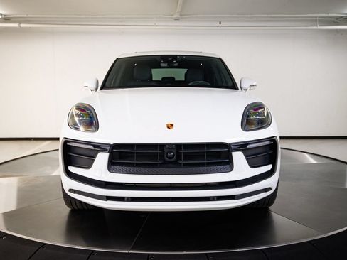 Certified 2023 Porsche Macan AWD/4WD image 10