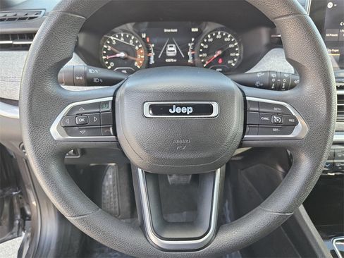 Used 2023 Jeep Compass Sport image 14
