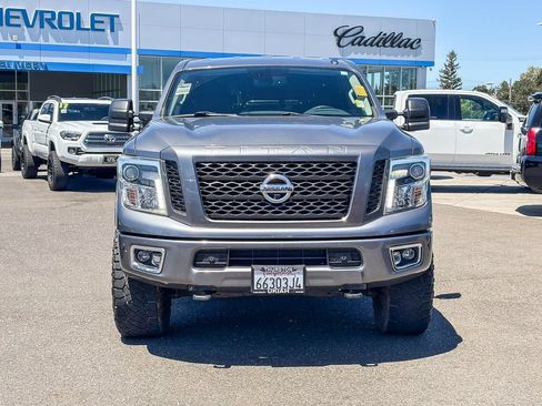 Used 2019 Nissan Titan PRO-4X w/ Pro-4x Convenience Package AWD/4WD image 6