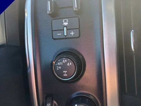 Used 2015 GMC Sierra 1500 SLT w/ SLT Crew Cab Value Package AWD/4WD image 17