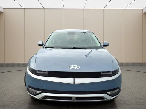 Used 2024 Hyundai Ioniq 5 SE RWD image 4