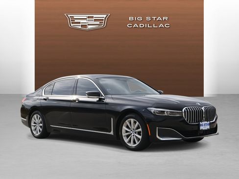 Used 2022 BMW 740i image 7