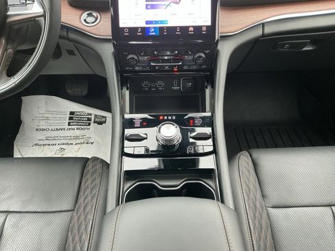 Used 2025 Jeep Grand Cherokee L Summit w/ Obsidian Package image 11