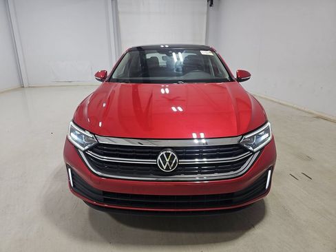 Used 2024 Volkswagen Jetta SEL FWD image 3