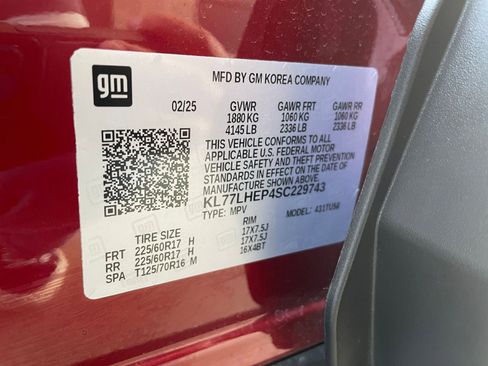 Used 2025 Chevrolet Trax LT image 28