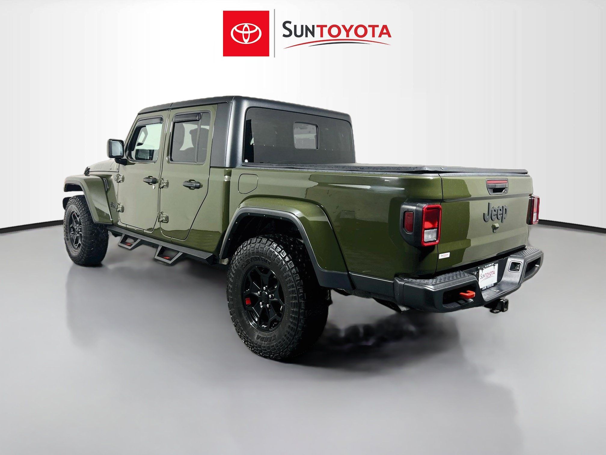 Used 2022 Jeep Gladiator Sport AWD/4WD image 6