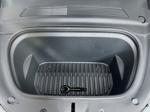 Used 2021 Tesla Model Y Long Range image 33