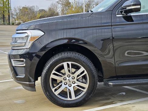 Used 2024 Ford Expedition Limited image 6