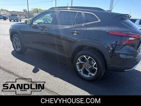 New 2026 Chevrolet Trax LT w/ Driver Confidence Package FWD image 6