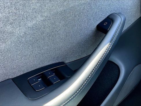Used 2024 Tesla Model 3 RWD image 16