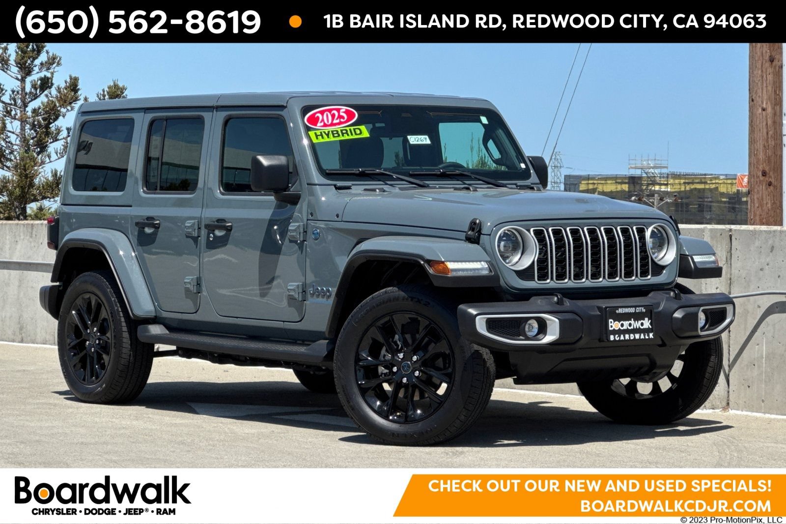 Used 2025 Jeep Wrangler Unlimited Sahara AWD/4WD image 1