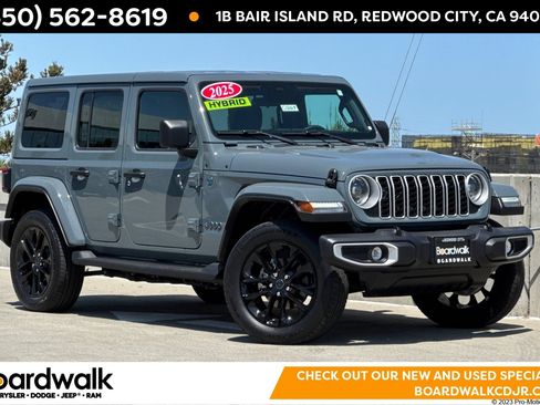 Used 2025 Jeep Wrangler Unlimited Sahara AWD/4WD image 1