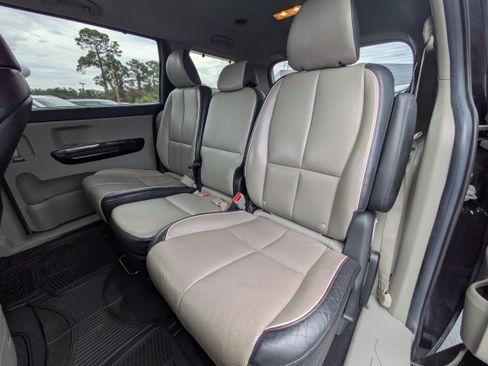 Used 2020 Kia Sedona SX image 9