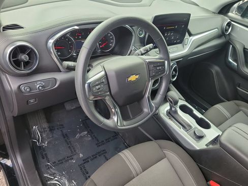 Used 2025 Chevrolet Blazer LT FWD image 22