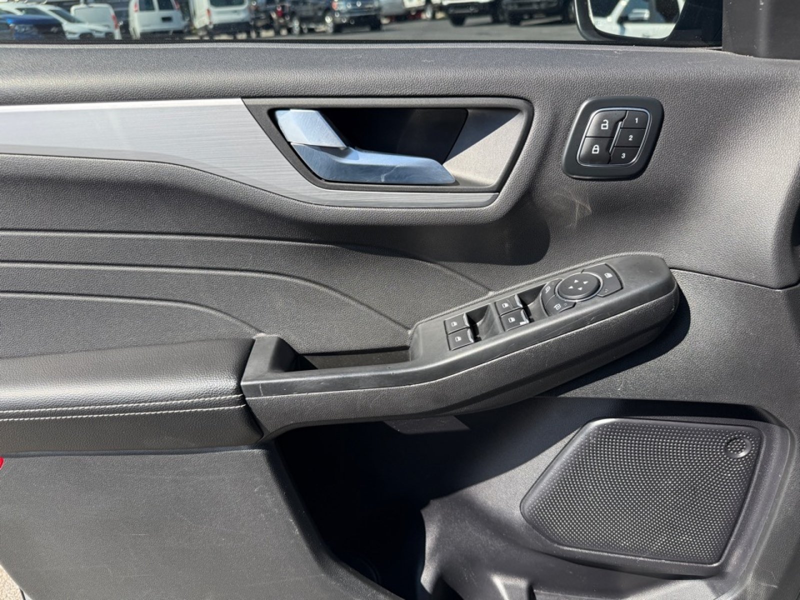 Used 2024 Ford Escape Platinum AWD/4WD image 36