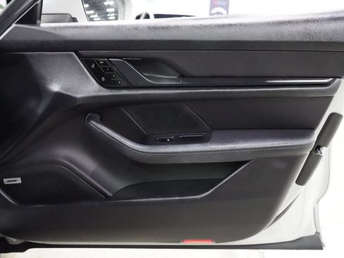 Used 2021 Porsche Taycan 4S w/ Premium Package AWD/4WD image 33