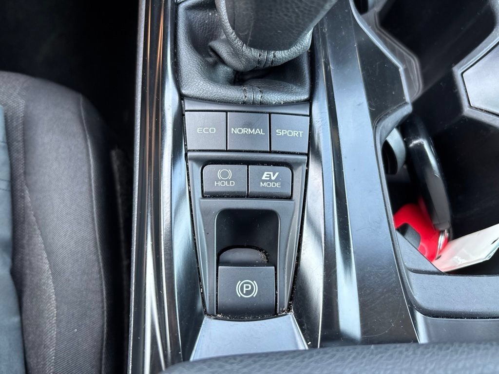 Used 2025 Toyota Camry LE FWD image 42