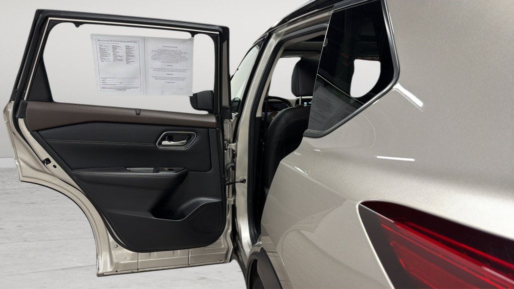 Used 2021 Nissan Rogue SL w/ Premium Package AWD/4WD image 33