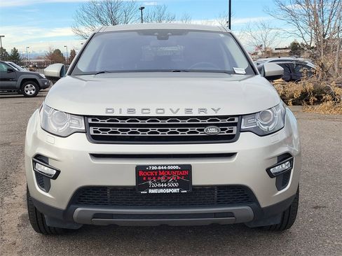 Used 2017 Land Rover Discovery Sport SE image 10
