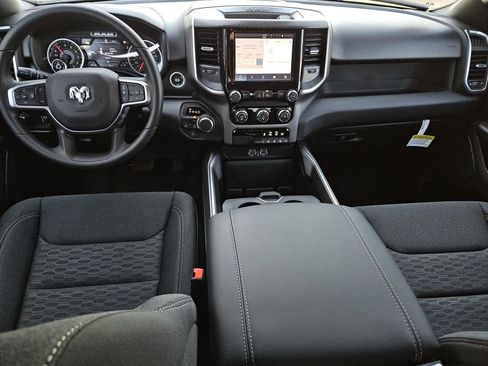 New 2026 RAM 1500 Express AWD/4WD image 10