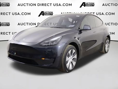 Used 2024 Tesla Model Y Long Range RWD image 1
