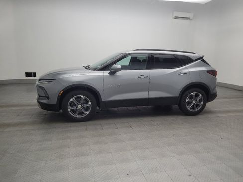 Used 2024 Chevrolet Blazer LT w/ Convenience Package FWD image 2
