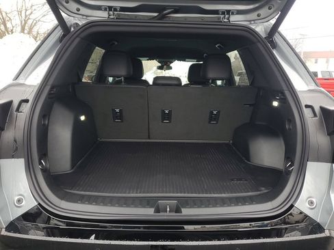 New 2026 GMC Terrain AT4 w/ LPO, Black Badging Package AWD/4WD image 9