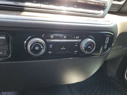 Used 2024 Chevrolet Silverado 2500 LT AWD/4WD image 25