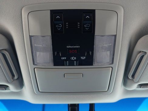 Used 2016 Lexus GX 460 w/ Premium Package image 28