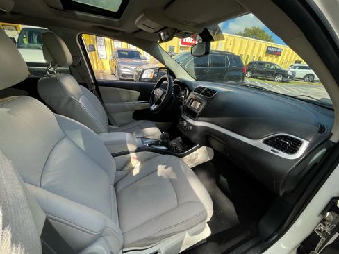 Used 2012 Dodge Journey Crew w/ Flexible Seating Group image 23