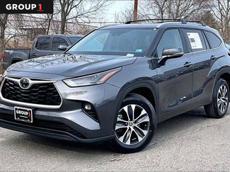 Used 2023 Toyota Highlander XLE video 1