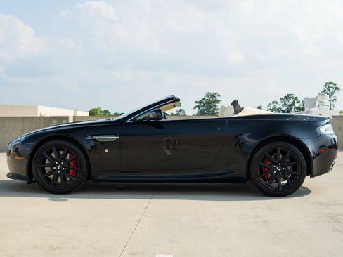 Used 2013 Aston Martin V8 Vantage Roadster RWD image 15