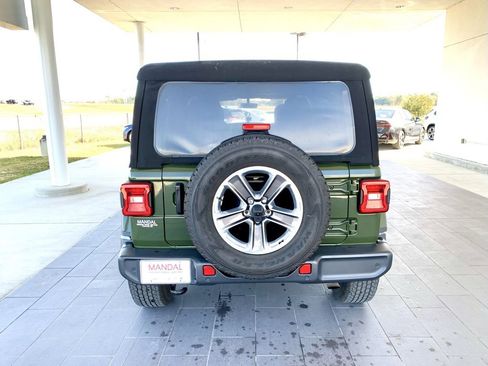 Used 2020 Jeep Wrangler Unlimited Sahara image 6