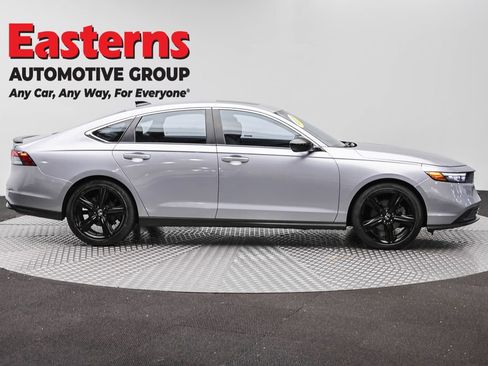 Used 2023 Honda Accord Sport image 4