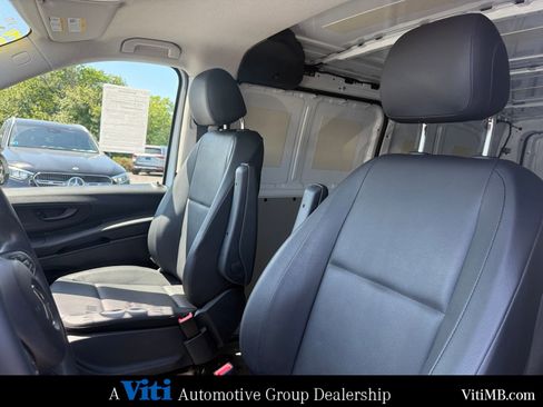 Used 2023 Mercedes-Benz Metris image 18